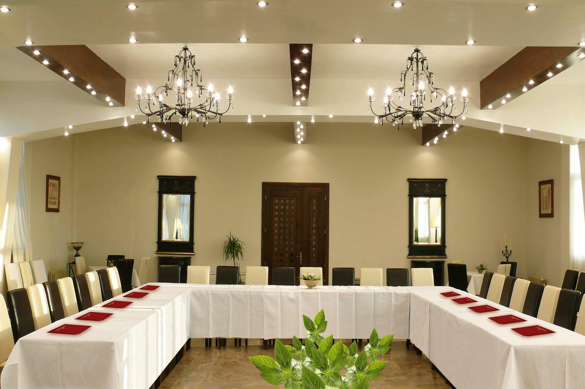Hotel Domenii Plaza By